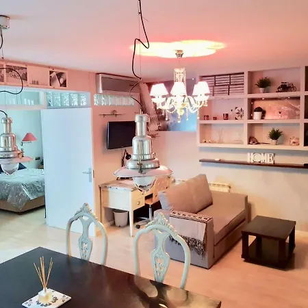 San Quirce - Centrico Y Reformado- Wifi Y Netflix Βαγιαδολίδ