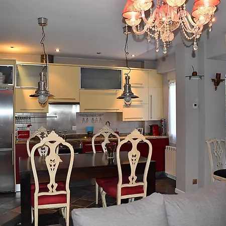 Apartamento San Quirce - Céntrico Y Reformado- Wifi Y Netflix *