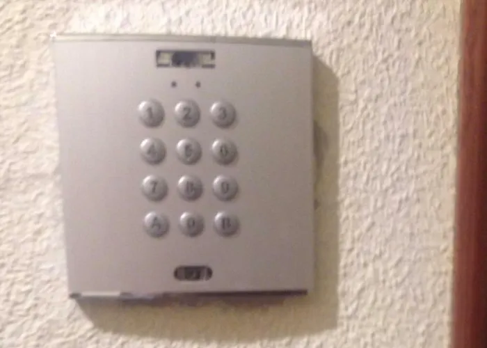 San Quirce - Centrico Y Reformado- Wifi Y Netflix Apartman *